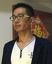 蓝色忧郁的大叔的头像